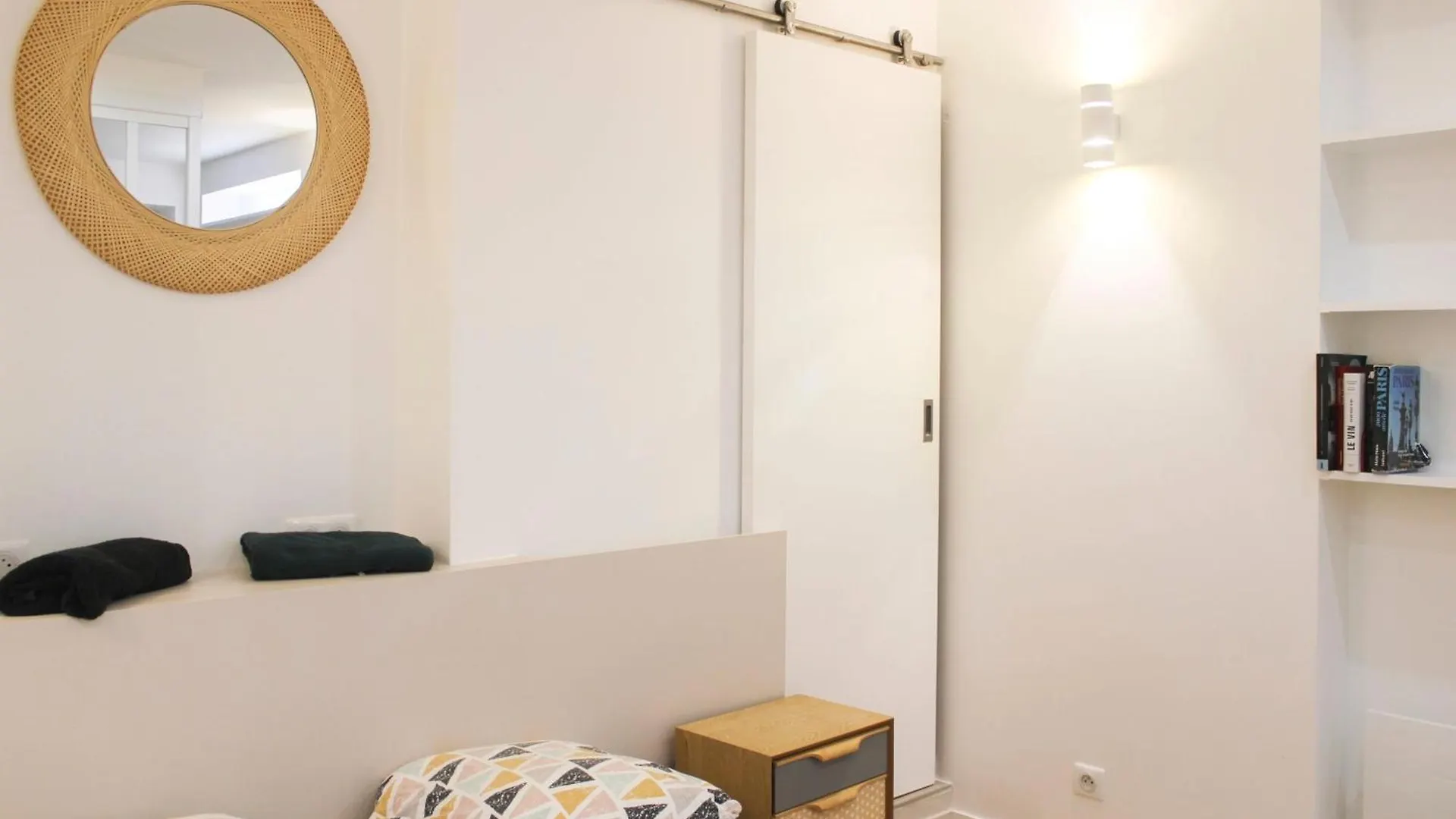 Comfortable Cocoon Close To Montmartre Paris Apartment